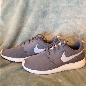 Size 8 Nike athletic shoes